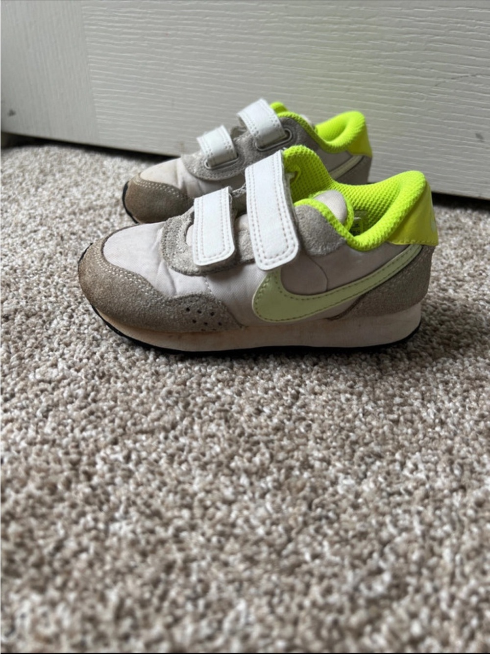 Nike Kids white and Neon Green Velcro Sneakers